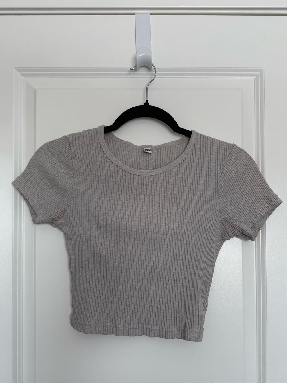 Uniqlo Light Grey Crop T-Shirt
